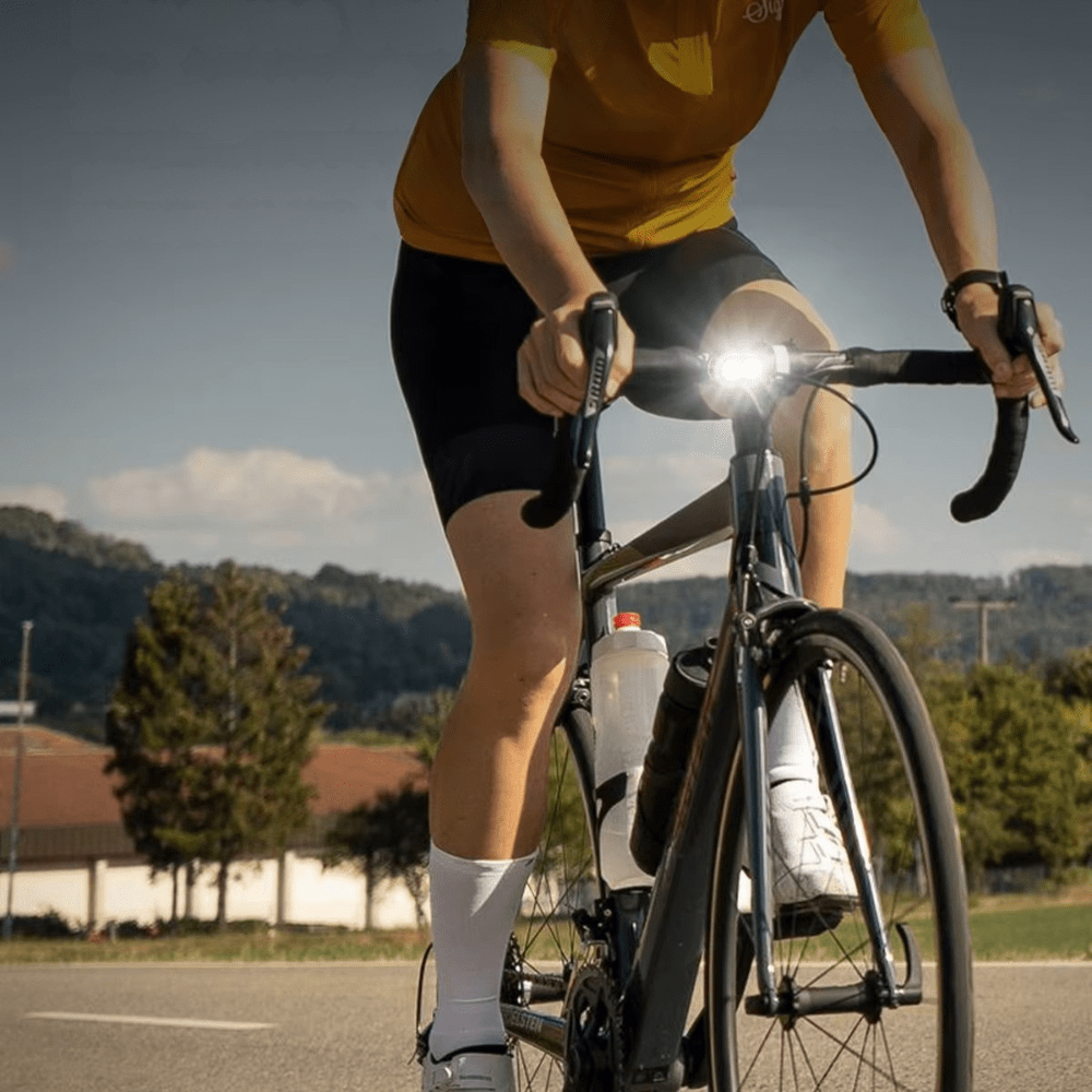 Vélo Éclairage - SmartBeam™ - Lumière Avant - VeloConnecte & Sécurité